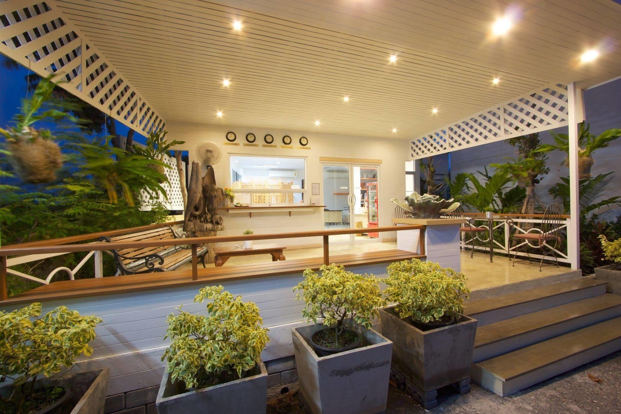 Charn Residence Bangsaen Dış mekan fotoğraf