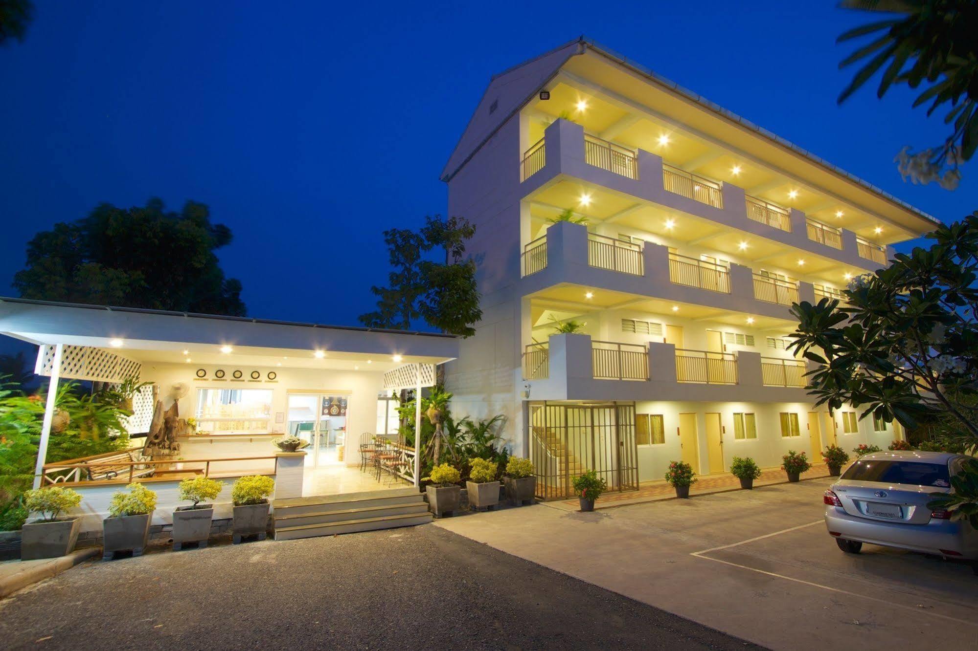 Charn Residence Bangsaen Dış mekan fotoğraf